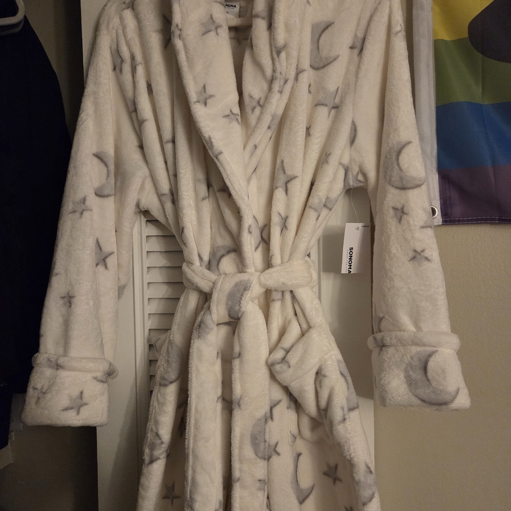 Cozy White Robe with Gray Moon and Star Pattern